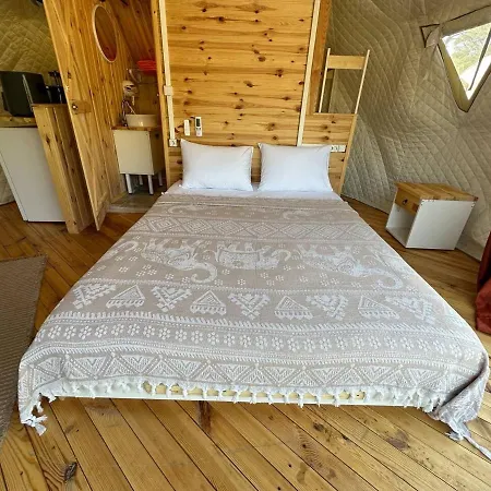 Pavlonyaguestfarm Dome House 3 펜션